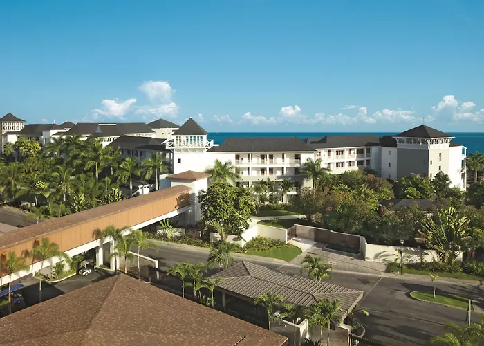 Resort Breathless